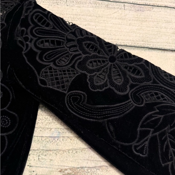Beautiful! Zara black embroidered lace see thru velvet blouse shirt . S - Picture 8 of 9